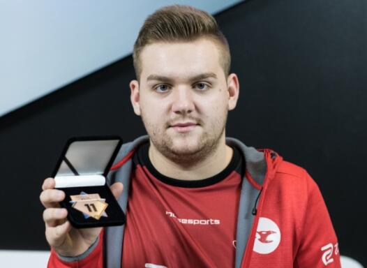 频繁的人员轮换无法让BLG走出泥潭